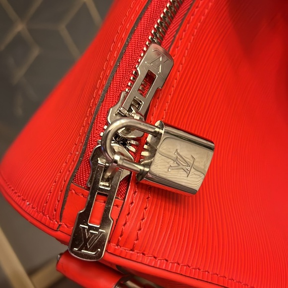 Supreme x Louis Vuitton Red Epi Leather Keepall Bandouliere duffle - Picture 4 of 7